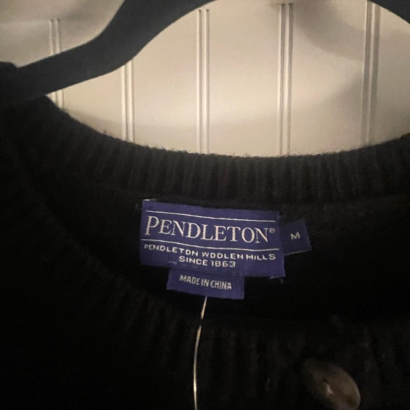 Pendleton black women’s sweater button up size Medium - Picture 5 of 5